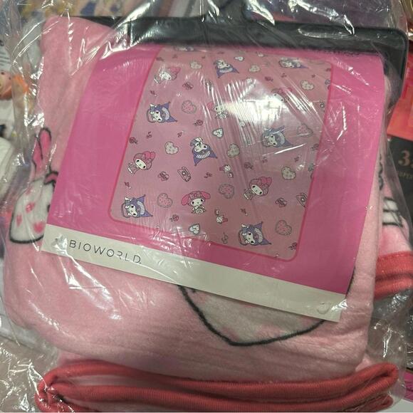 - Sanrio Hello Kitty My Melody & Kuromi Sleepover Throw Blanket - Picture 3 of 4